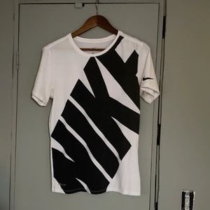 Nike tshirt